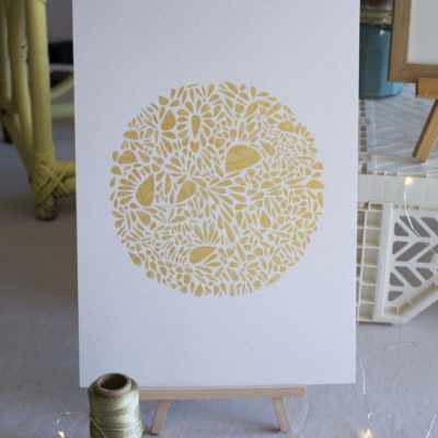 Sérigraphie constellation de pétales - dorée sur papier