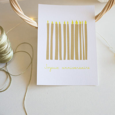 Carte postale d'anniversaire bougies - beige