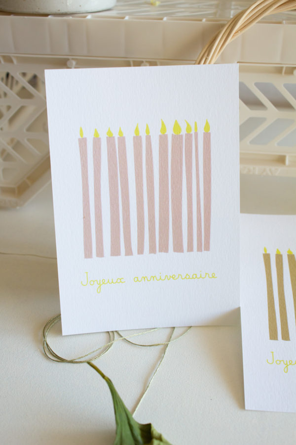 Carte postale d'anniversaire bougies - rose