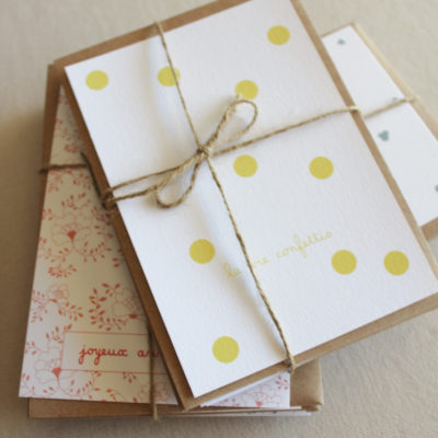 - Lot de 5 cartes postales simples au choix