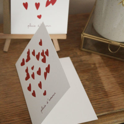 Carte postale pluie d'amour à volet - rouge