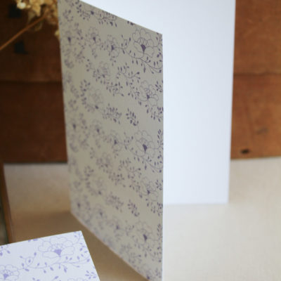 Carte postale motif Mathilde - lila à volet