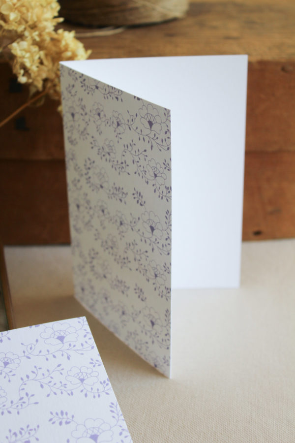Carte postale motif Mathilde - lila à volet