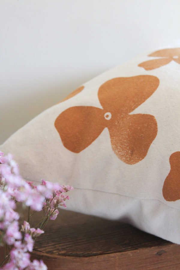 Housse de coussin - Motif pensées – Image 2