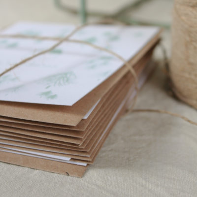 - Lot de 10 cartes postales simples au choix