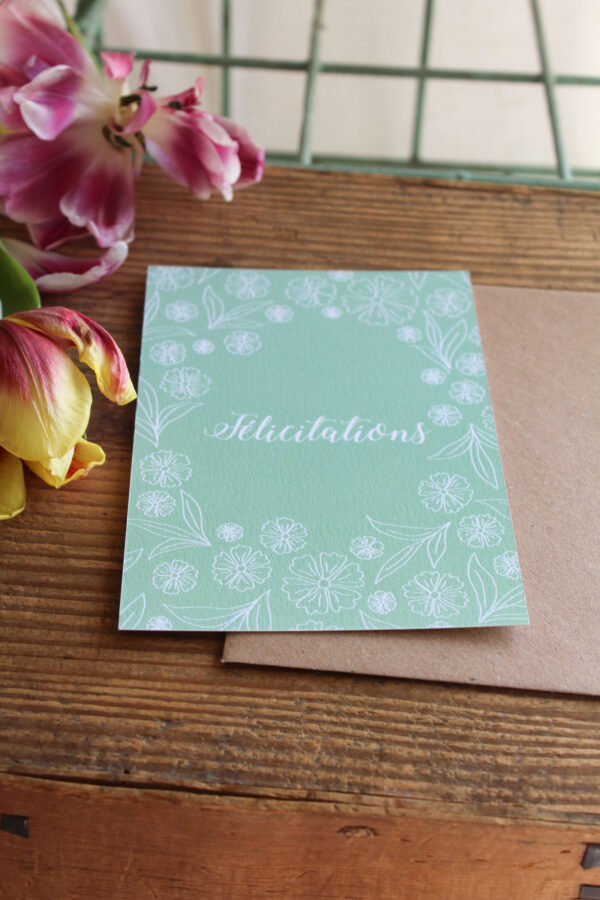Carte postale Félicitations fleurs - vert printanier
