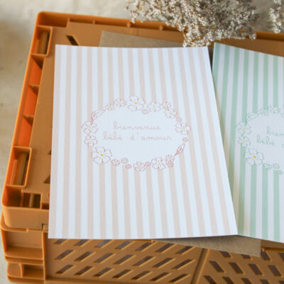 Carte postale Bienvenue bébé d'amour - rose