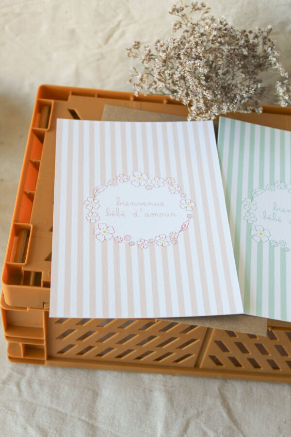 Carte postale Bienvenue bébé d'amour - rose