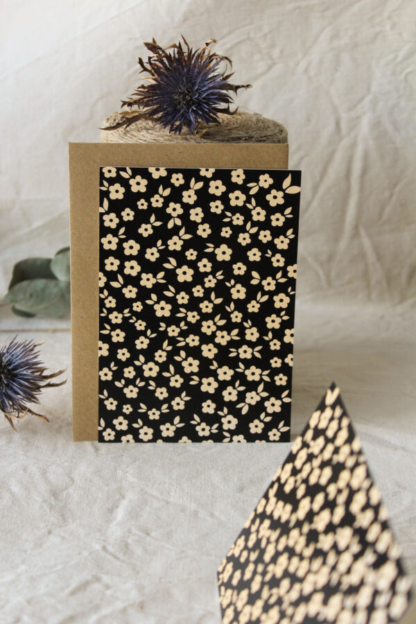 Carte Petites fleurs (Collection Noir-Beige)